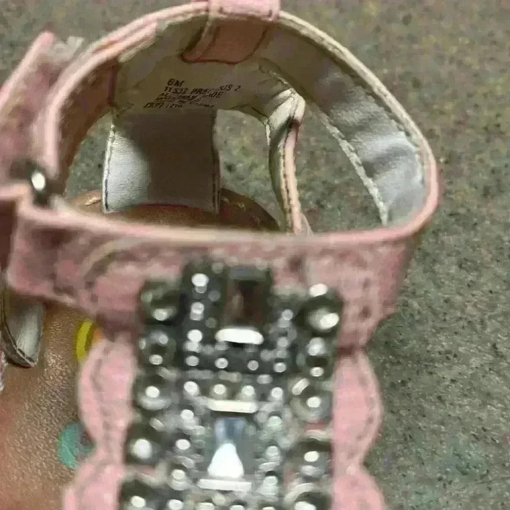 Rachel Shoes Toddler girls pink sandals‎ with “rhinestone” detail. Size 6
